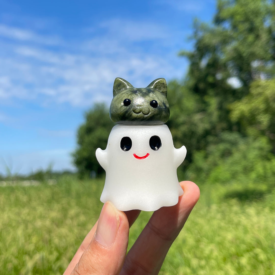 Natural Crystal Ghost Bun Cat Carving