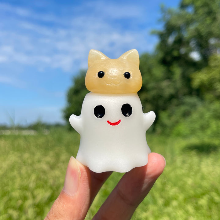 Natural Crystal Ghost Bun Cat Carving
