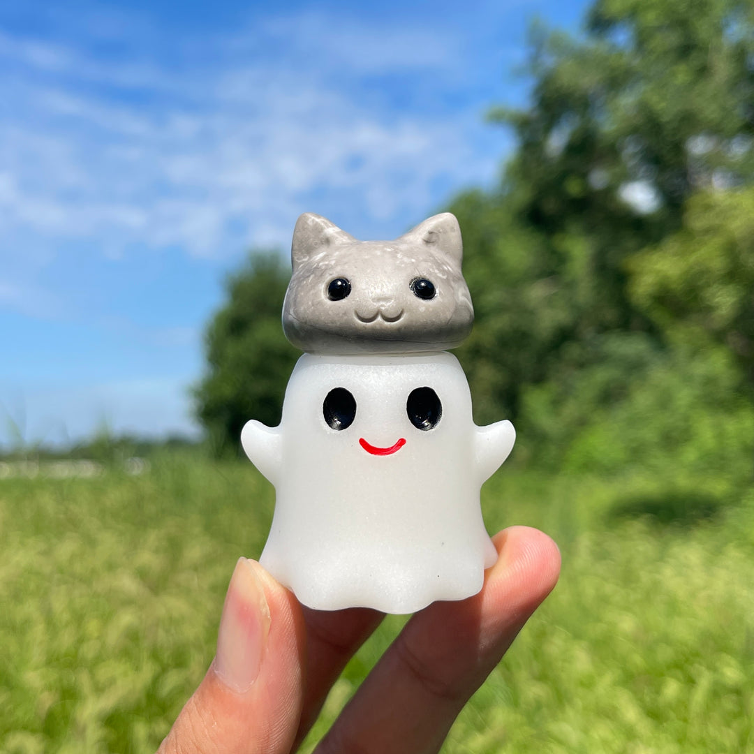 Natural Crystal Ghost Bun Cat Carving