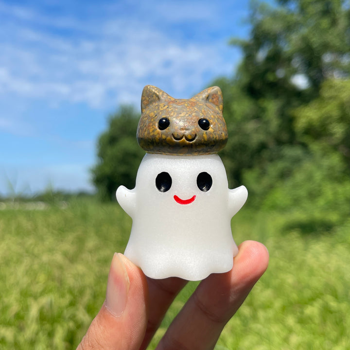 Natural Crystal Ghost Bun Cat Carving