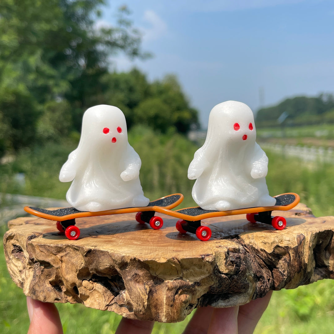 Natural Crystal White Jade Skate Ghost Carving