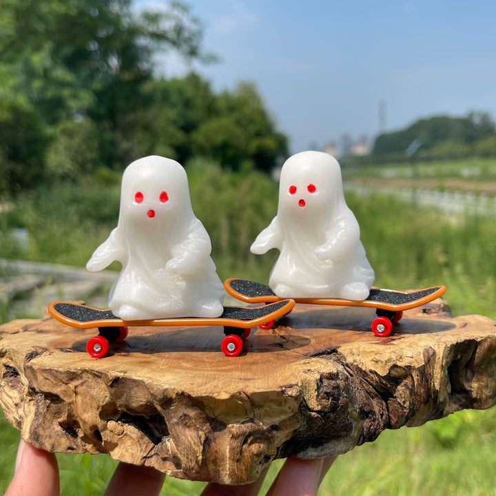 Natural Crystal White Jade Skate Ghost Carving