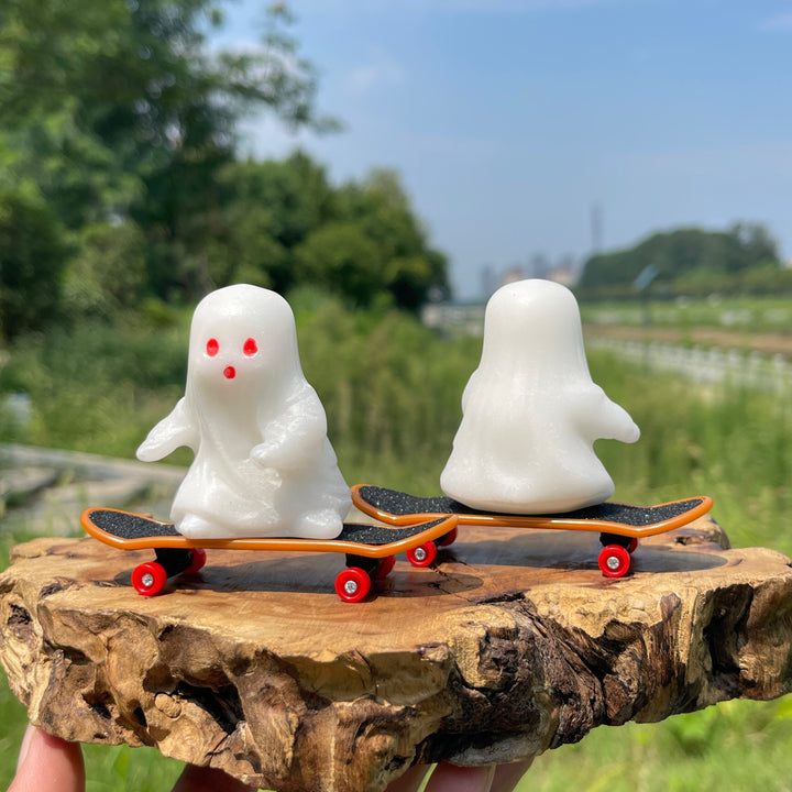 Natural Crystal White Jade Skate Ghost Carving