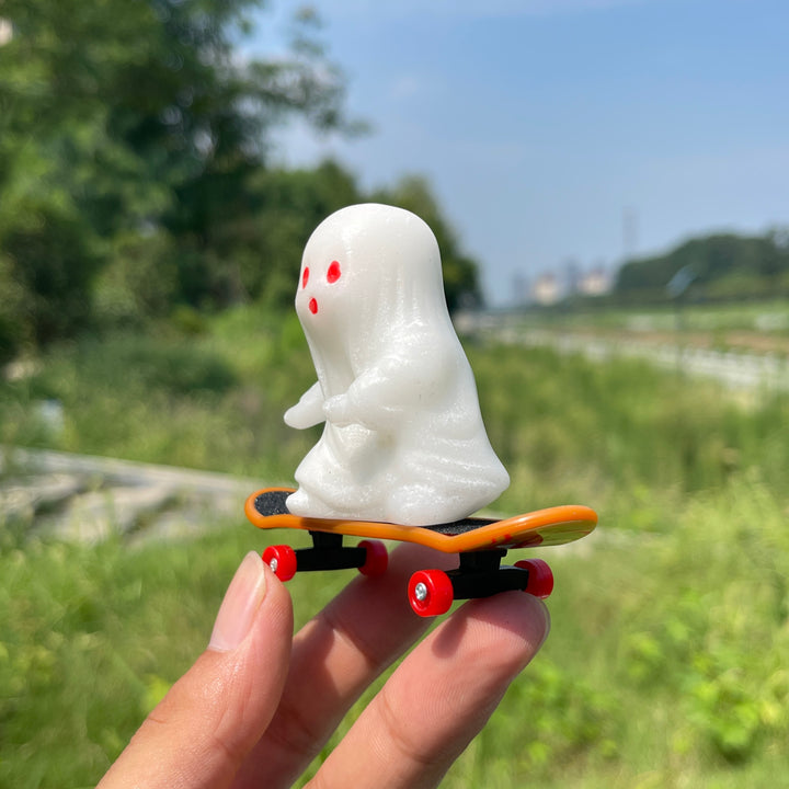 Natural Crystal White Jade Skate Ghost Carving