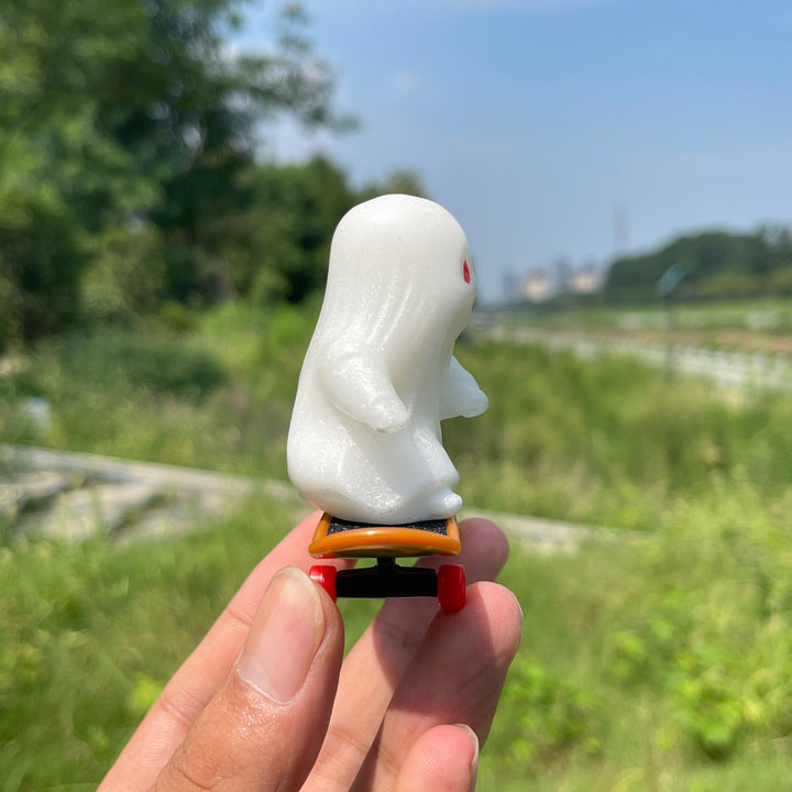 Natural Crystal White Jade Skate Ghost Carving
