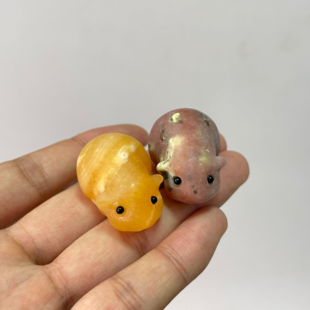Natural Crystal Carving Shake Guinea Pig