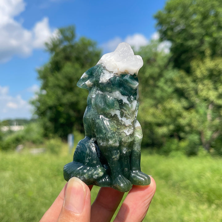 Unique,Natural Crystal Moss Agate Howling Wolf Carving