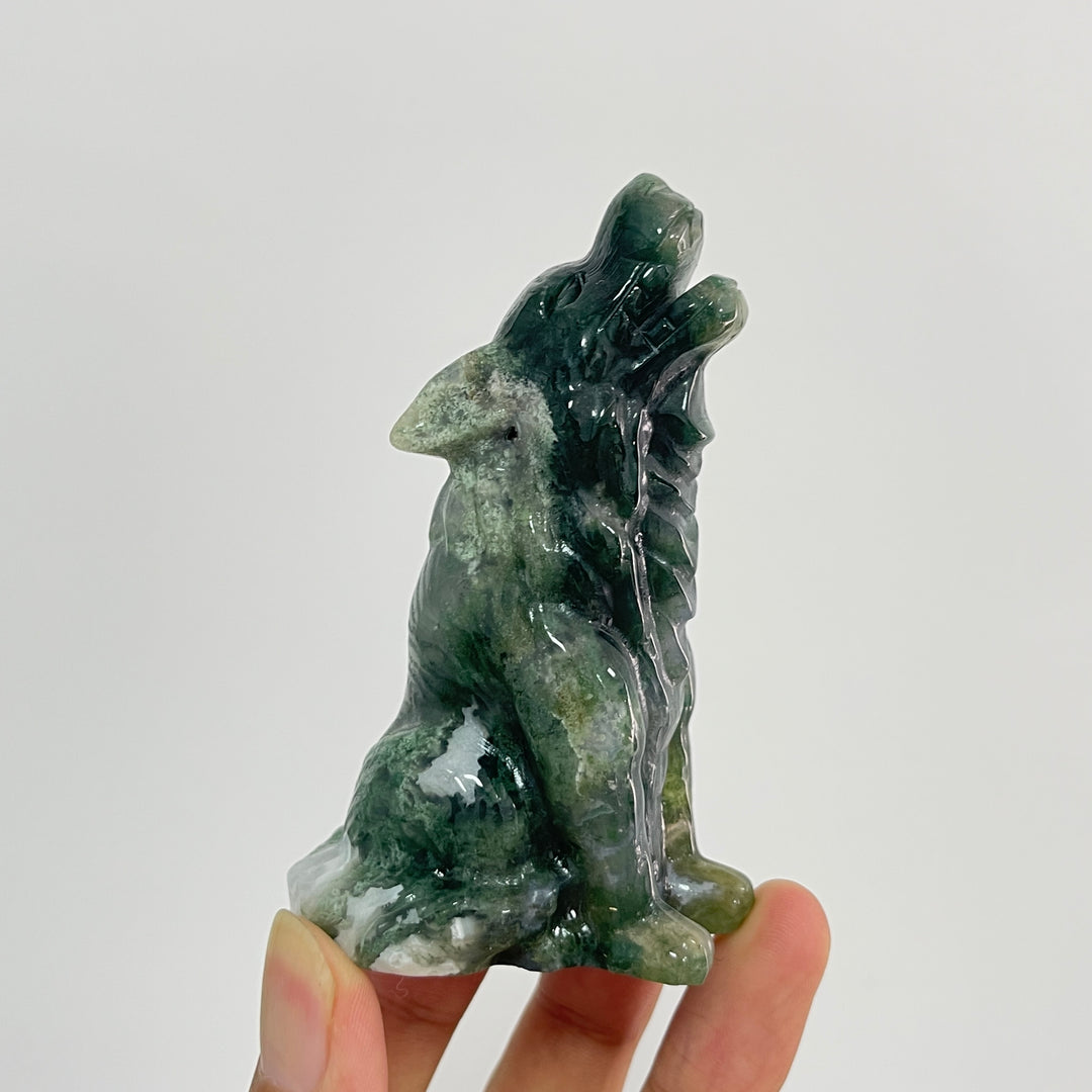 Unique,Natural Crystal Moss Agate Howling Wolf Carving