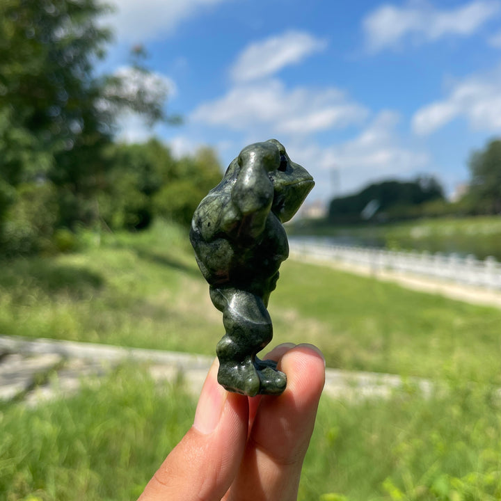 Natural Serpentine Bodybuilding Frog Carving