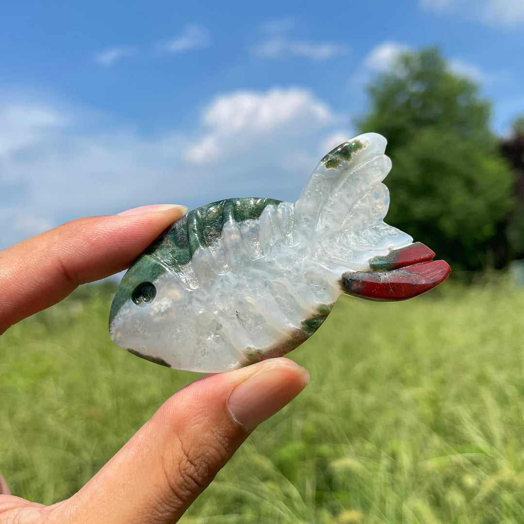 Natural Crystal Fish Bone Carving