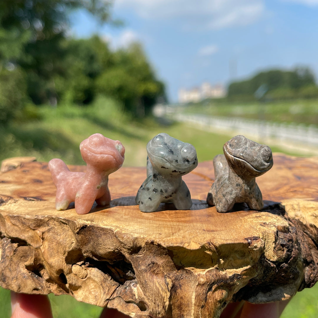 Natural Crystal Carving Mini Lizard