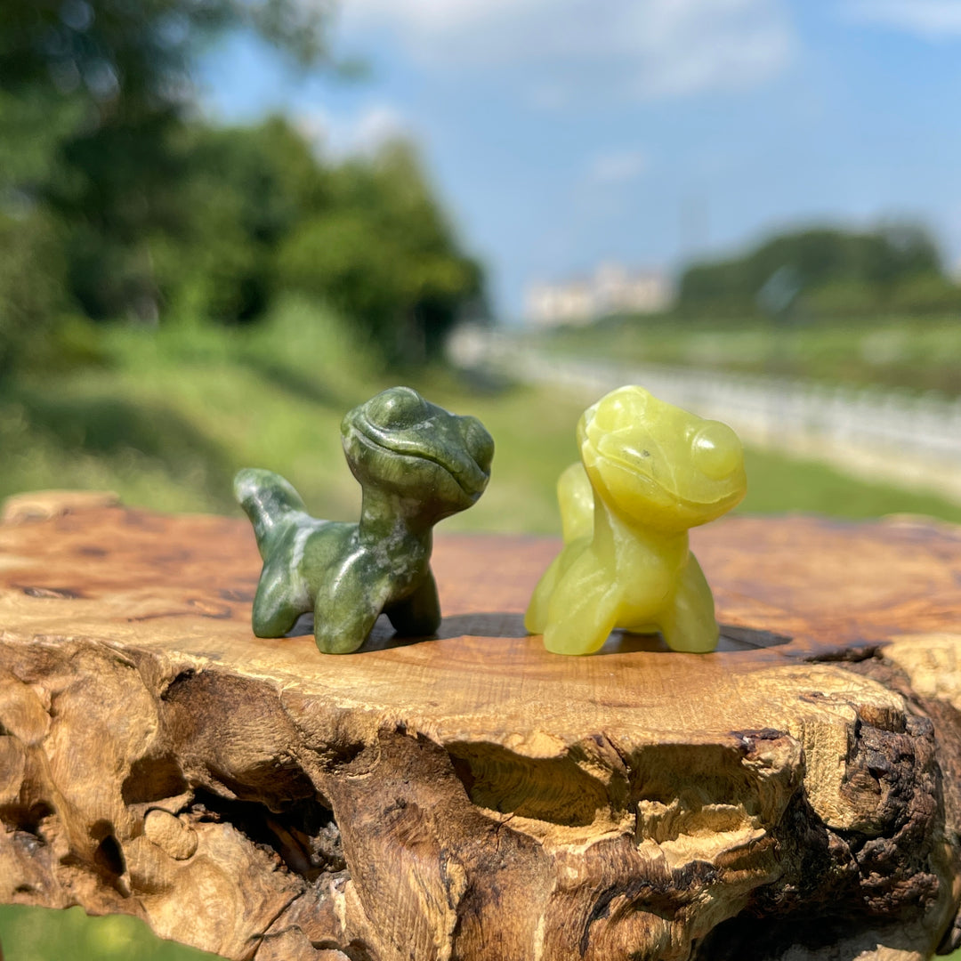Natural Crystal Carving Mini Lizard