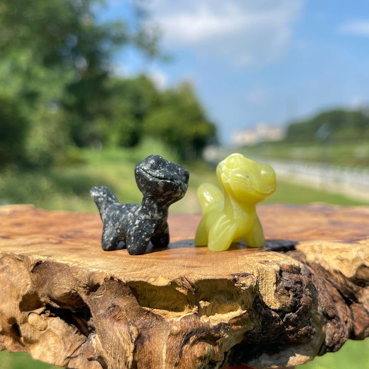 Natural Crystal Carving Mini Lizard