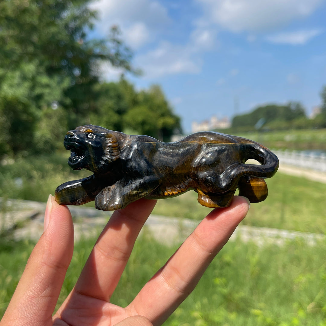Unique,Natural Crystal Carving Blue And Yellow Tiger's Eye Tiger