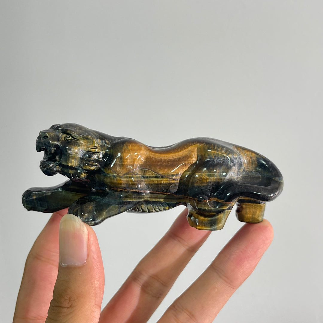 Unique,Natural Crystal Carving Blue And Yellow Tiger's Eye Tiger