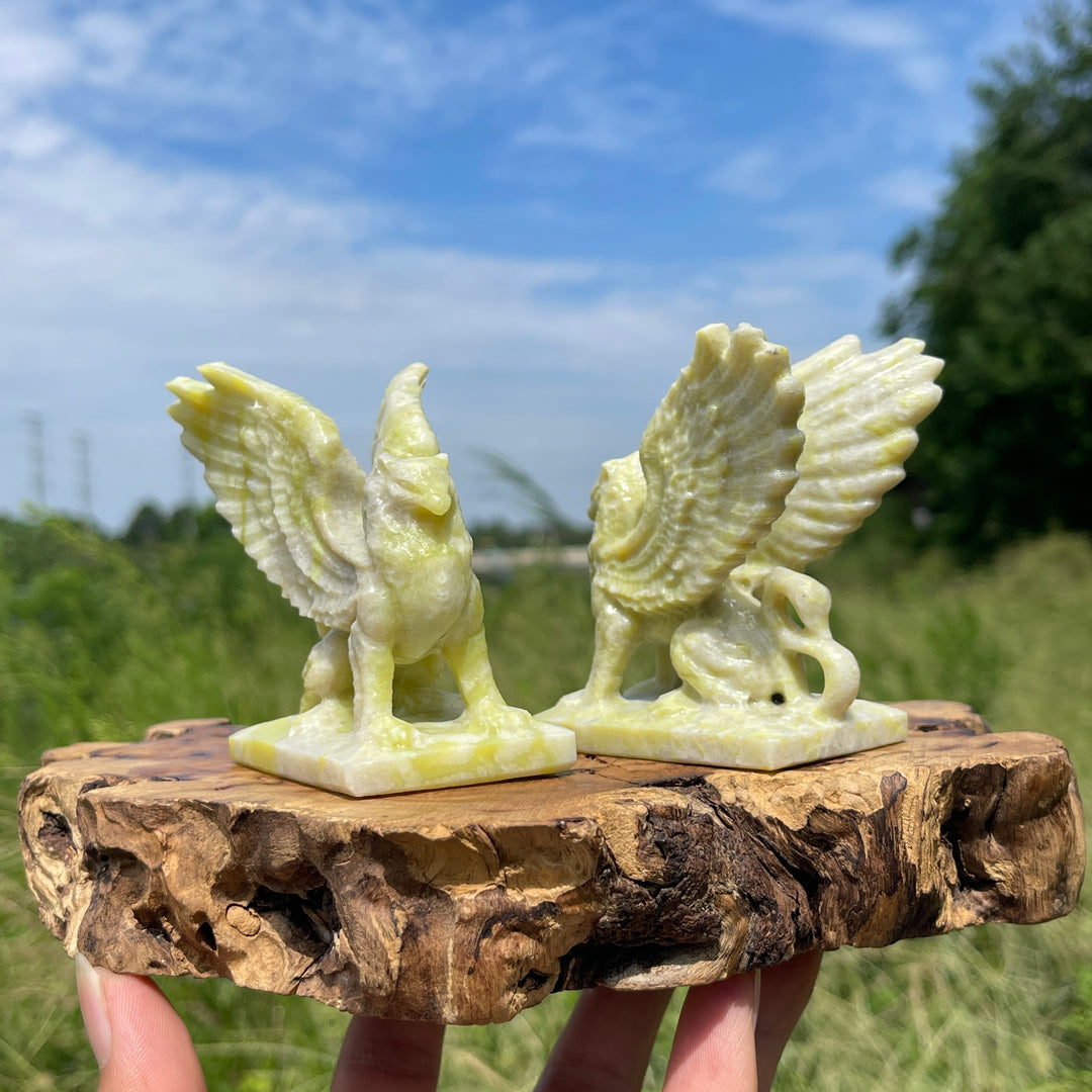 Natural Crystal Carving Serpentine Griffin
