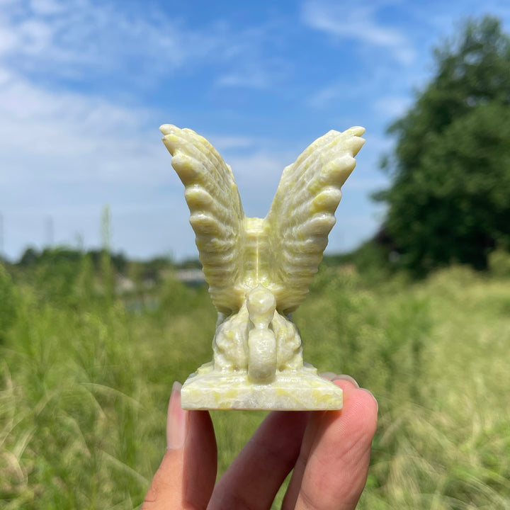 Natural Crystal Carving Serpentine Griffin