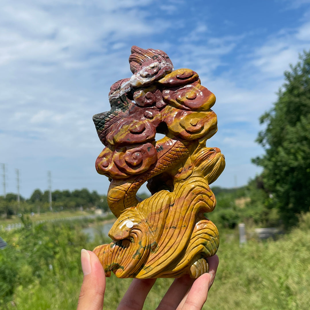 Unique,A Slightly Imperfect Natural Crystal Carving Coiled Chinese Dragon