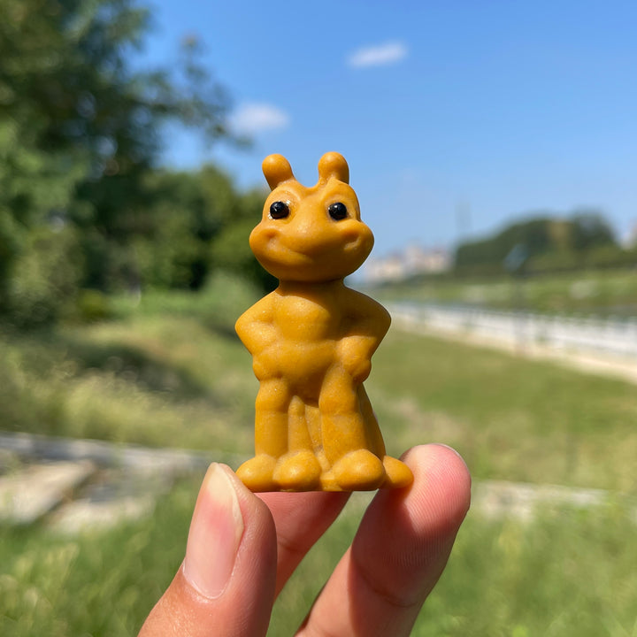 Natural Crystal Hands On Hips Ant