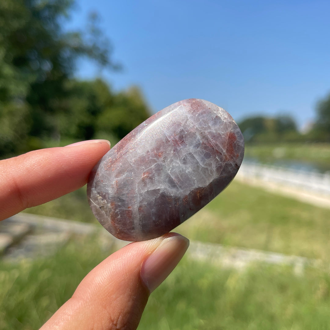 Natural Crystal Blood Iolite Palm Stone