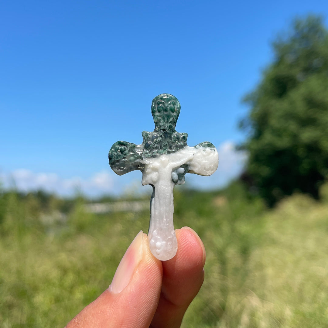 Natural Crystal Carving Handheld Cross