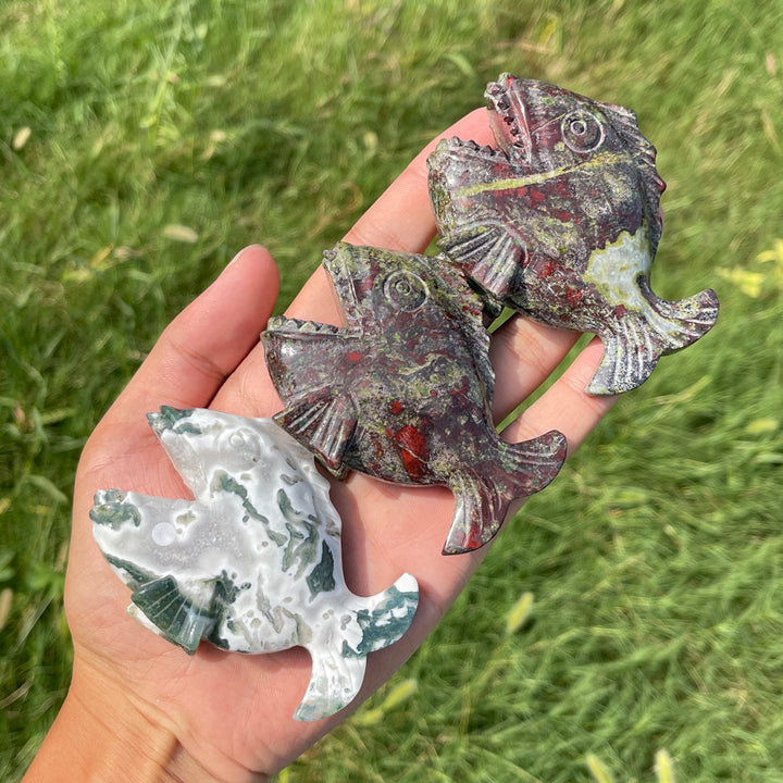 A Slightly Imperfect Natural Crystal Carving Piranha