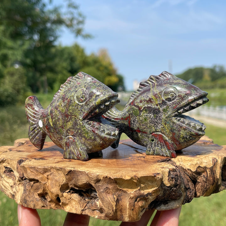 A Slightly Imperfect Natural Crystal Carving Piranha