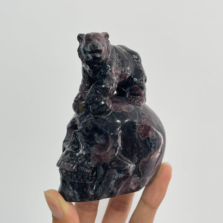 Unique,Natural Crystal Garnet With Arfvedsonite Bear On Skull