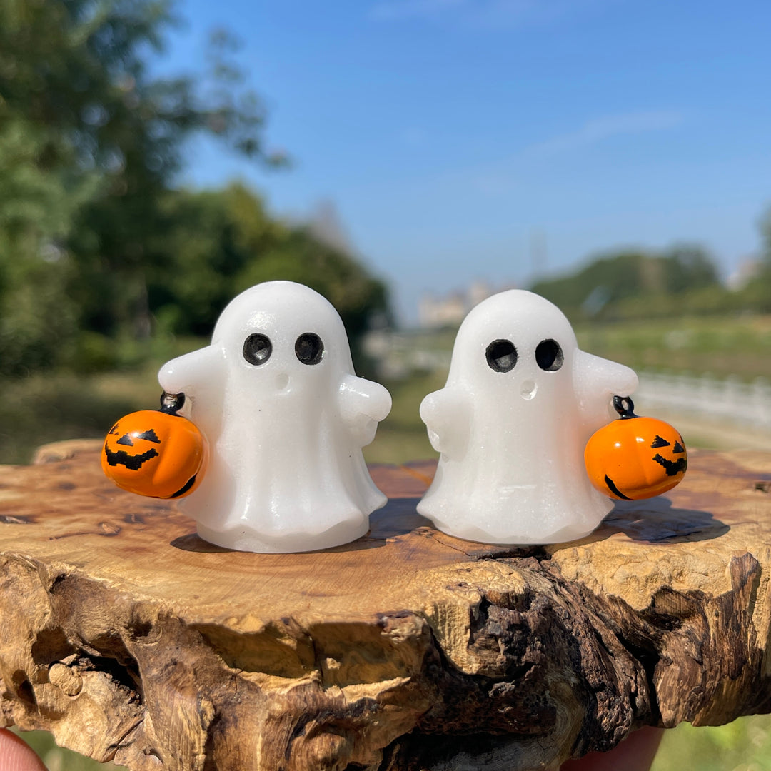 Natural Crystal Carving Cute Ghost With Halloween Bell