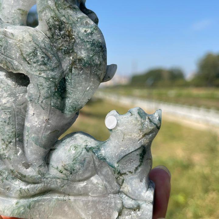 Unique,A Slightly Imperfect Natural Crystal Exquisite Moss Agate Nine‑Tailed Fox