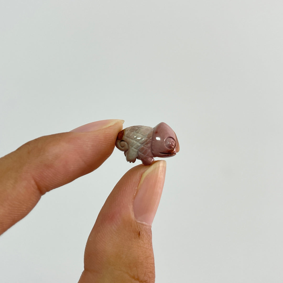 Natural Crystal Alashan Agate Chameleon Carving