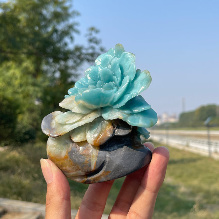 Einzigartige, natürliche, kunstvoll geschnitzte Blume aus blauem Quarzit