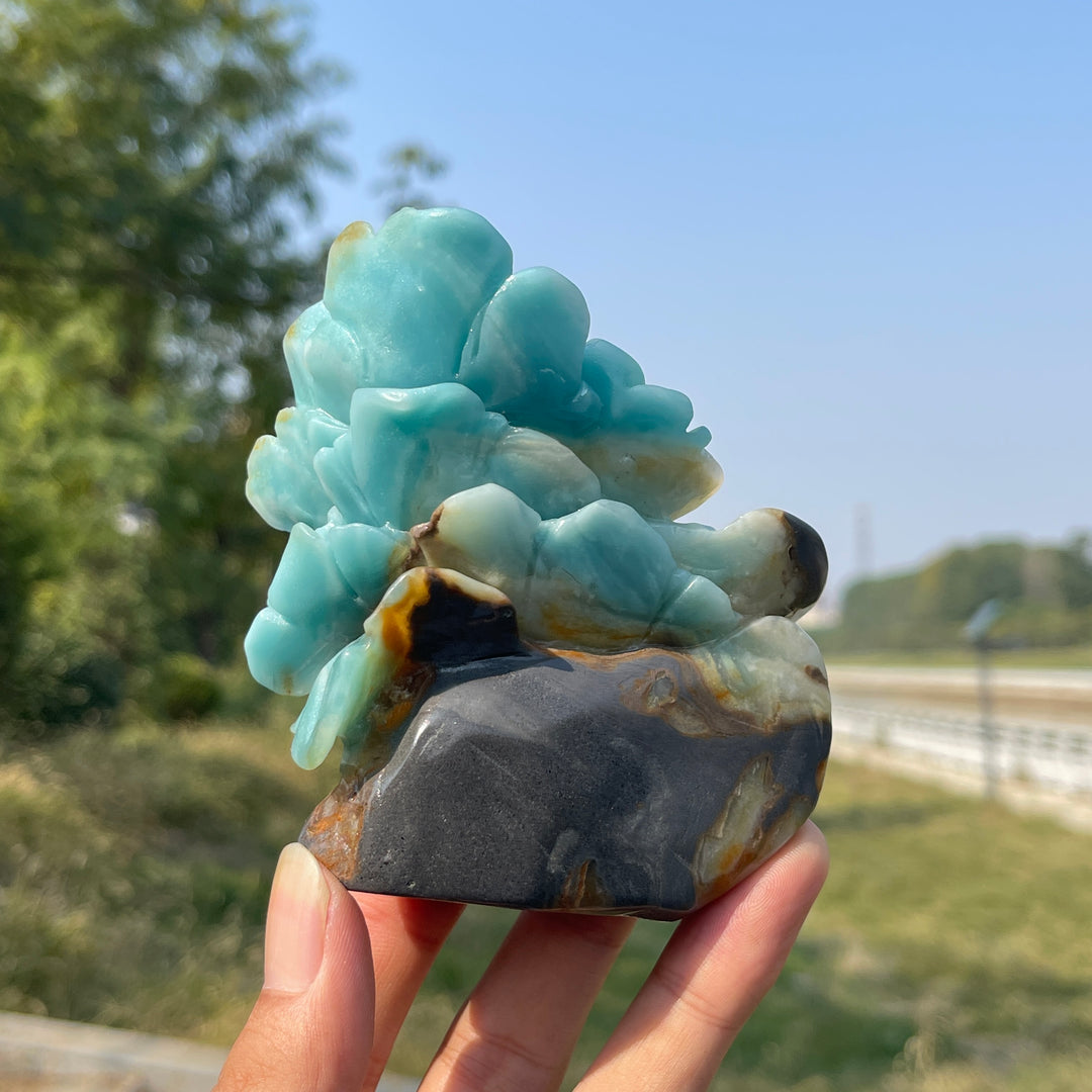Einzigartige, natürliche, kunstvoll geschnitzte Blume aus blauem Quarzit