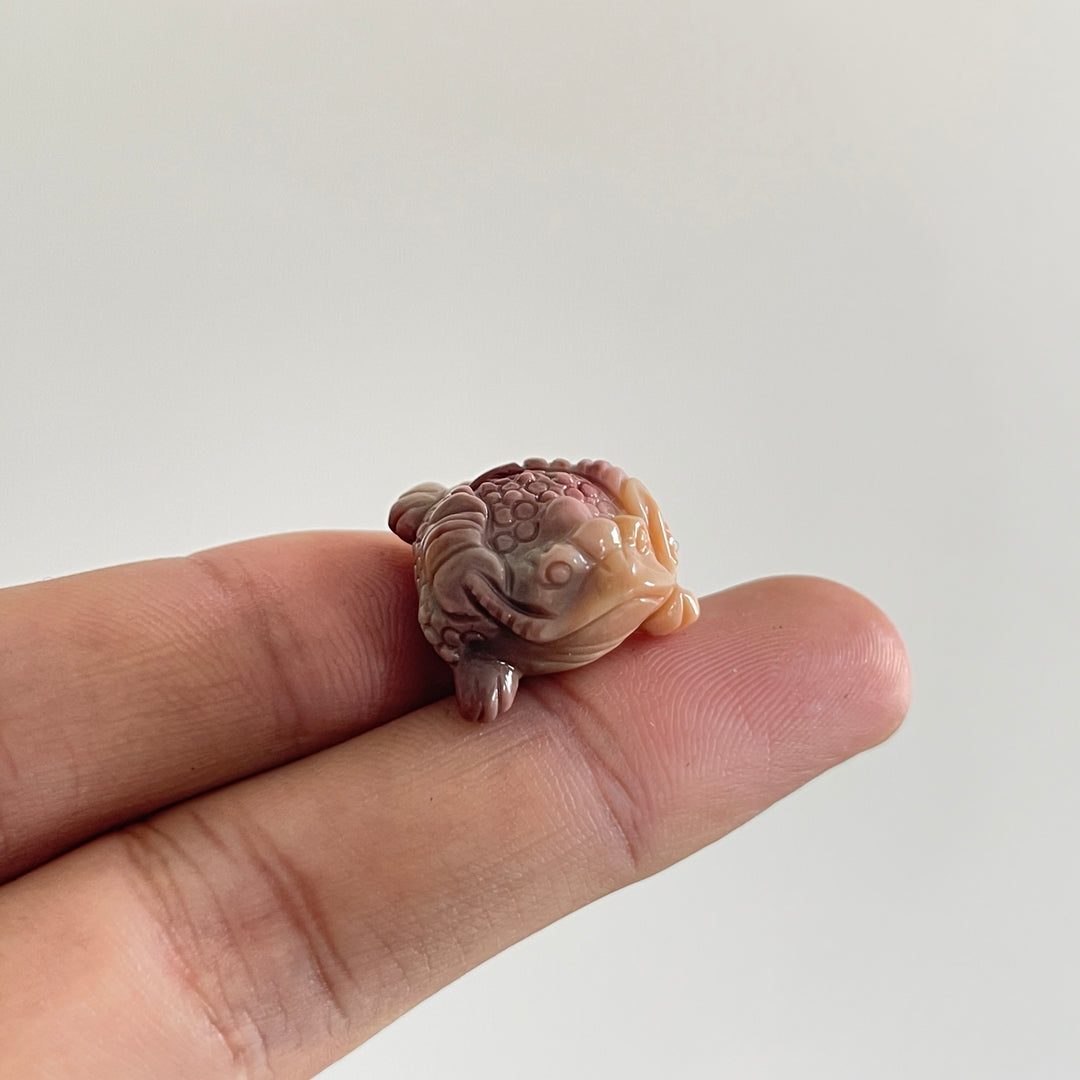 Natural Crystal Carving Alashan Agate Three Legged Money Toad