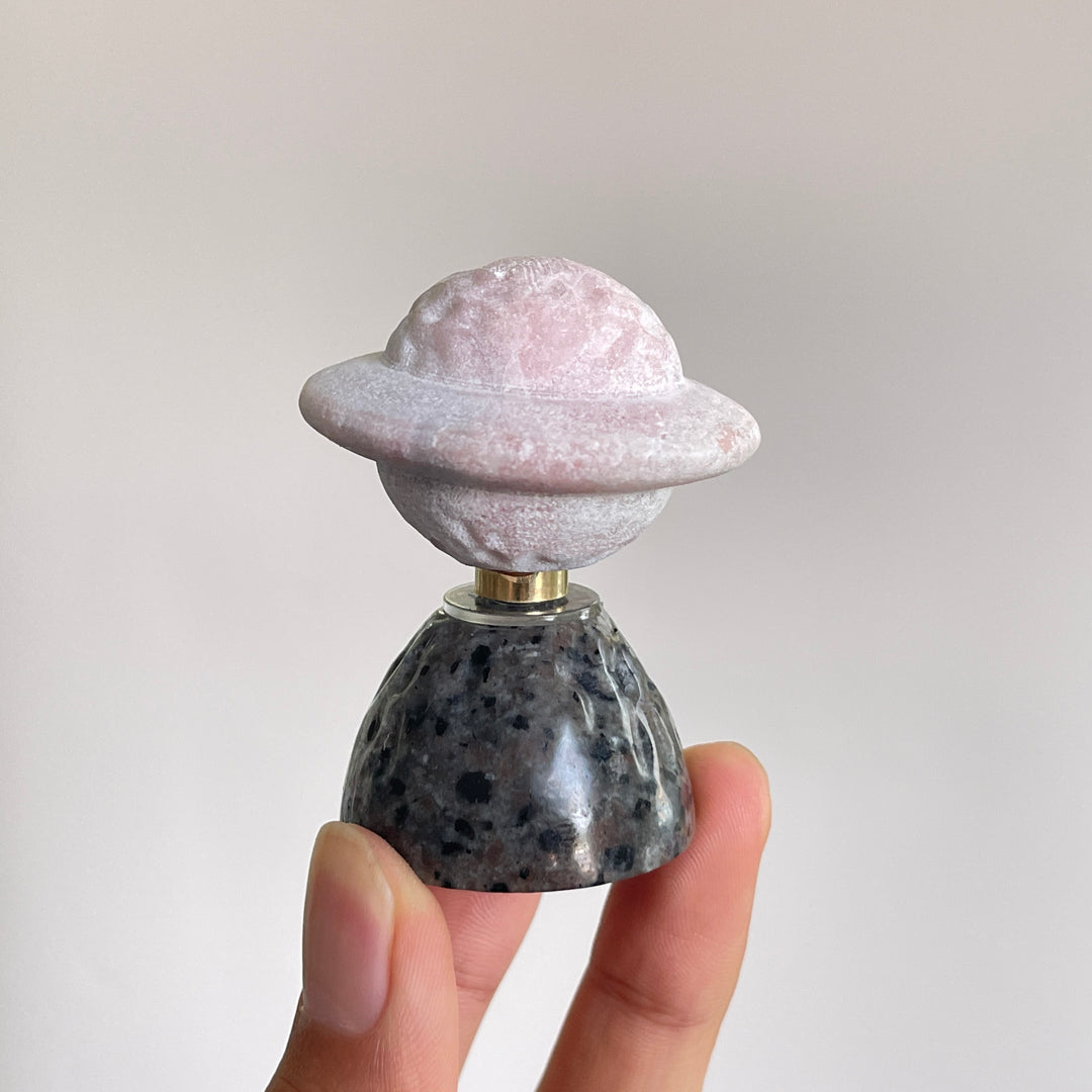 Natural Crystal Rotatable Planet