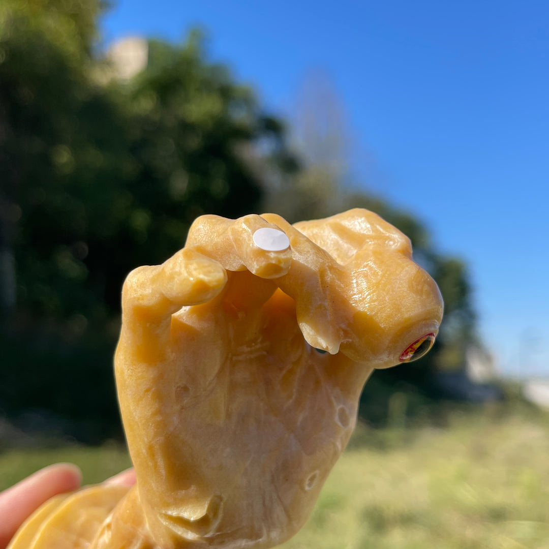 Unique,A Slightly Imperfect Natural Crystal Carving Yellow Aventurine Handheld Eyeball