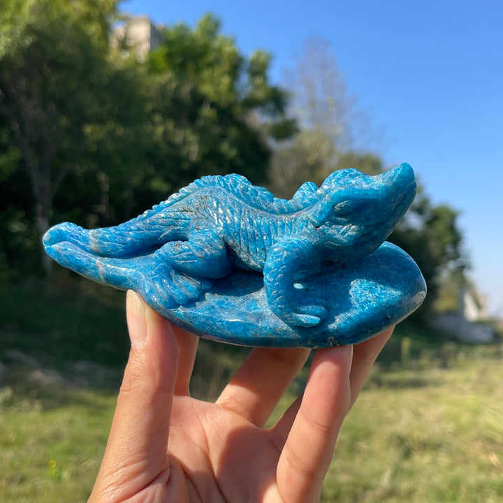 Unique,A Slightly Imperfect Natural Crystal Carving Blue Apatite Lizard
