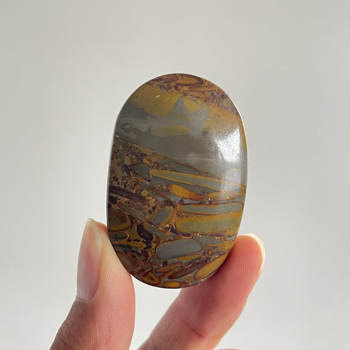 Natural Crystal Bamboo Leaf Stone Palmstone