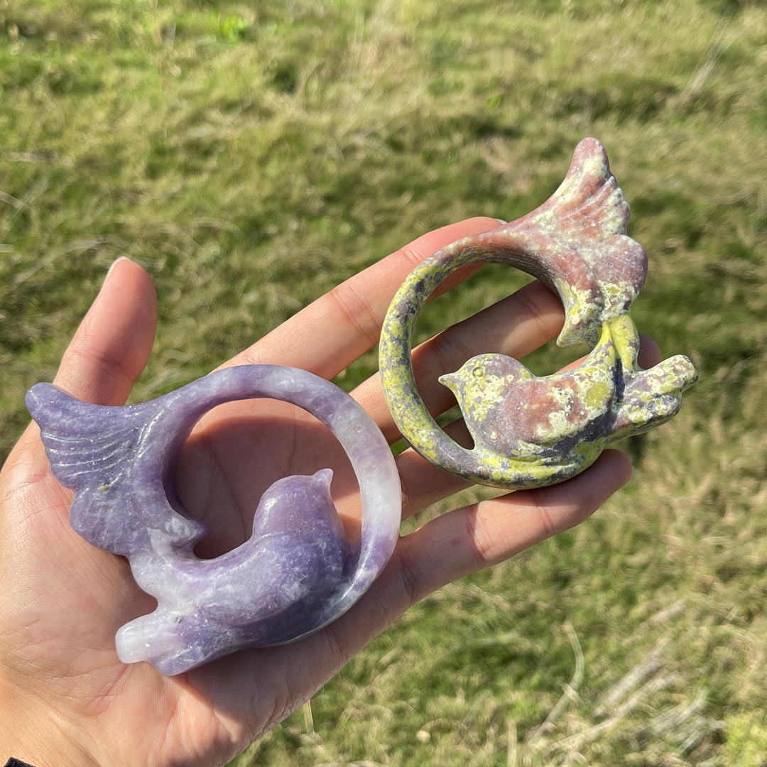 Natural Crystal Carving Hollow Bird