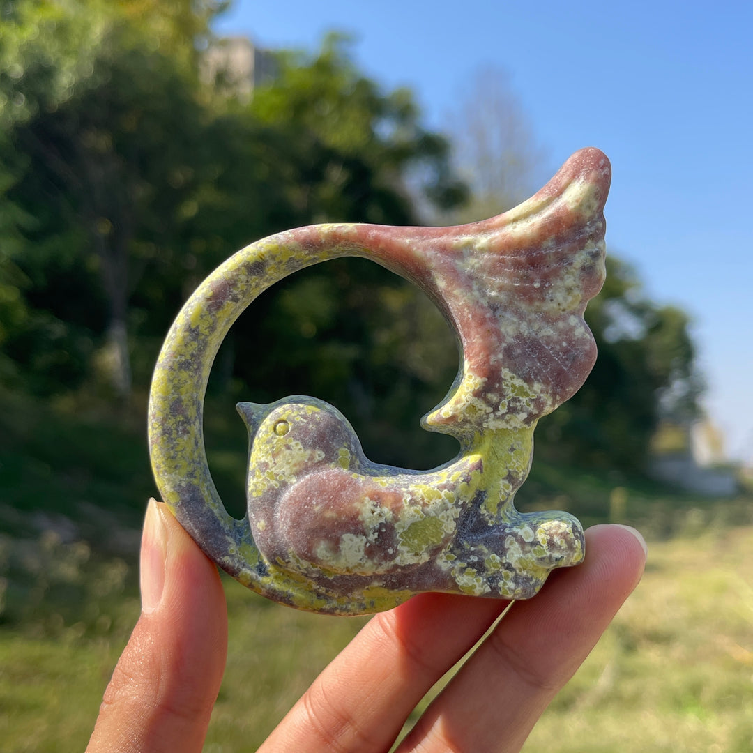Natural Crystal Carving Hollow Bird