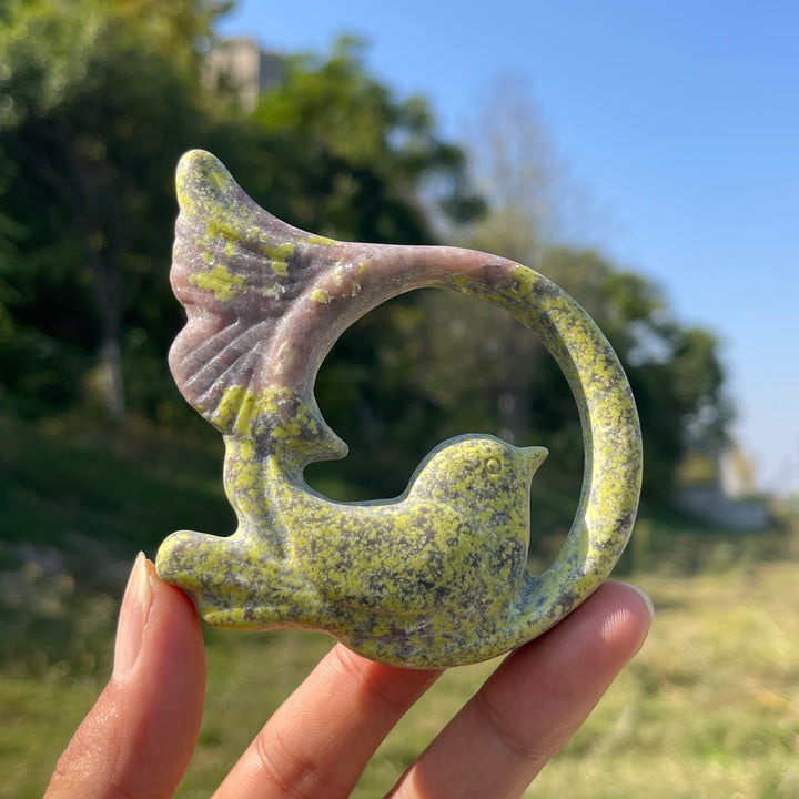 Natural Crystal Carving Hollow Bird