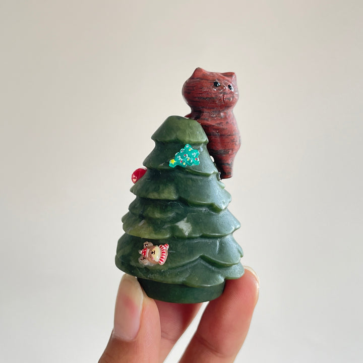 Natural Crystal Carving Cat With Christmas Tree