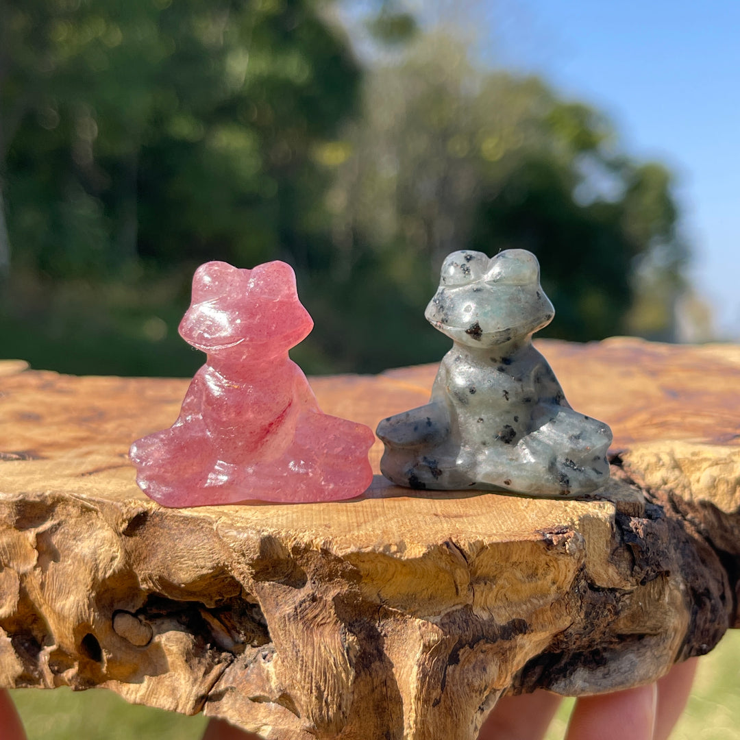 Natural Crystal Carving Cute Yoga Frog