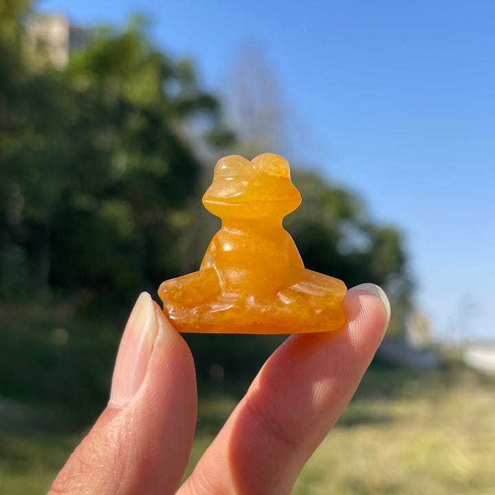 Natural Crystal Carving Cute Yoga Frog