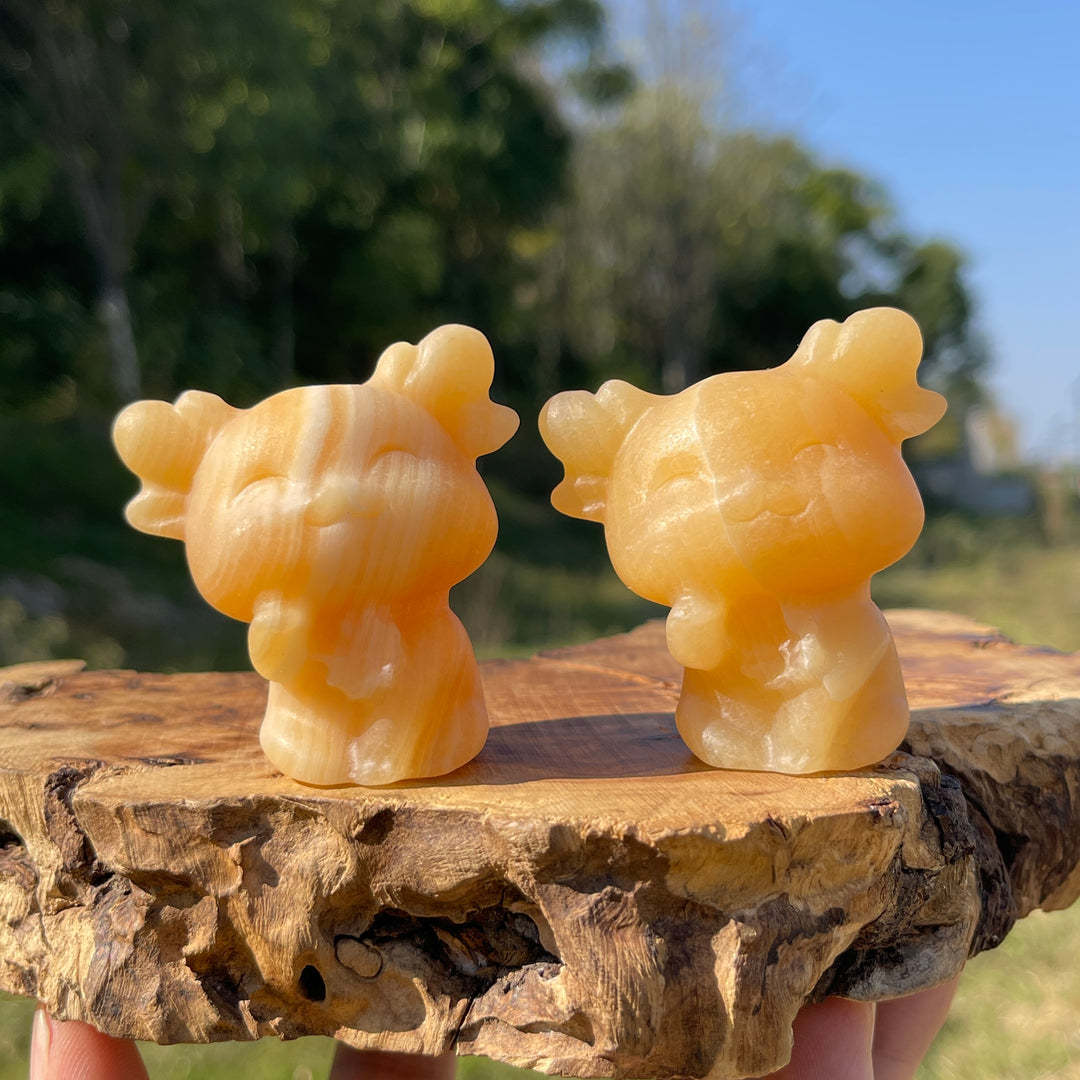 Natural Crystal Carving Waving Deer