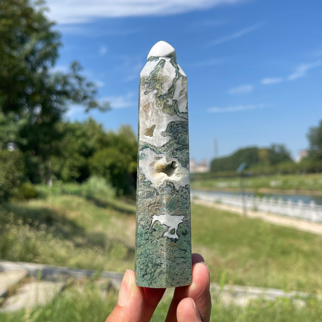Unique,Natural Crystal Delicate Moss Agate Point