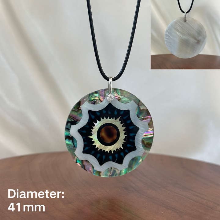 Natural Shell Round Resin Pendant