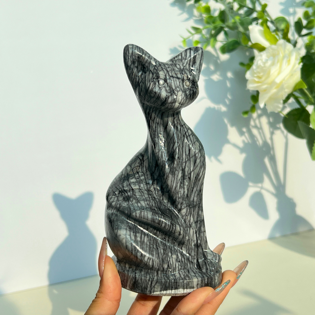 KIKI Exclusive Design Cat Carving