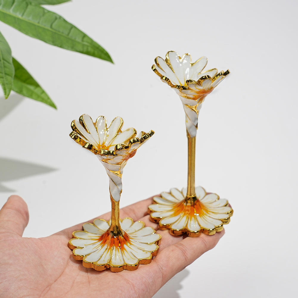 A Slightly Imperfect Elegant Daisy Crystal Sphere Stand