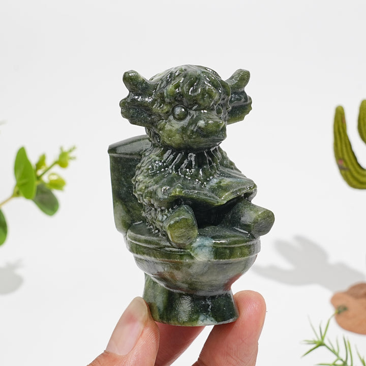 Natural Crystal Highland Cow On Toilet Carving